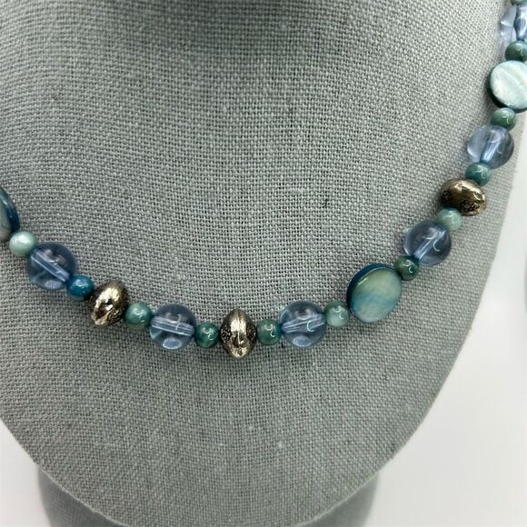 Vintage Frosted Pale Blue Opalite-Style Glass Beaded Short Necklace 18" - Picture 3 of 11